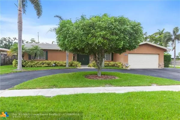 7340 NW 10th Pl, Plantation, FL 33313