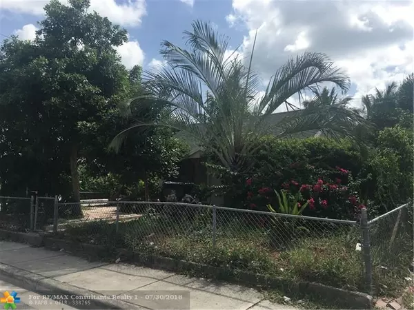 Lake Worth, FL 33460,702 S H St