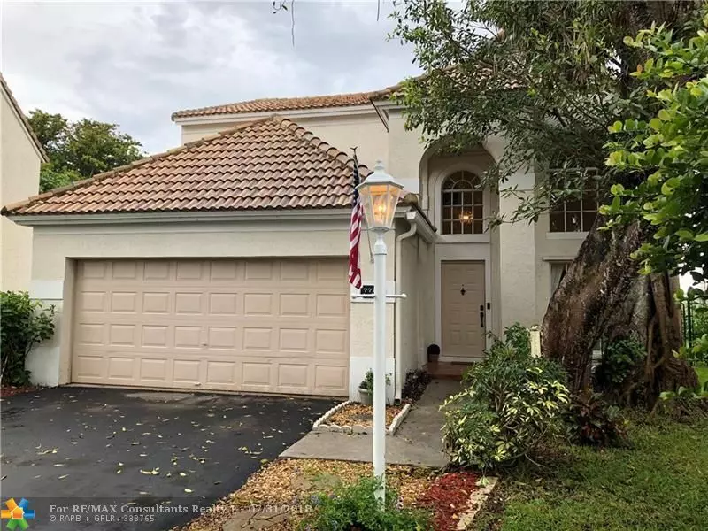 7722 Hibiscus Ln, Coral Springs, FL 33065