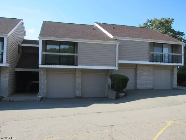 44 Overlook Dr, Union Twp., NJ 08809