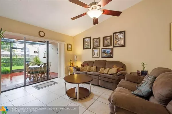 Sunrise, FL 33326,345 Lakeside Ct  #221