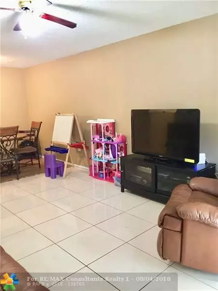 Plantation, FL 33324,471 N Pine Island Rd  #102 D