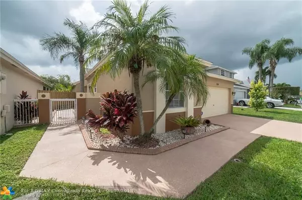 304 S Ketch Dr, Sunrise, FL 33326