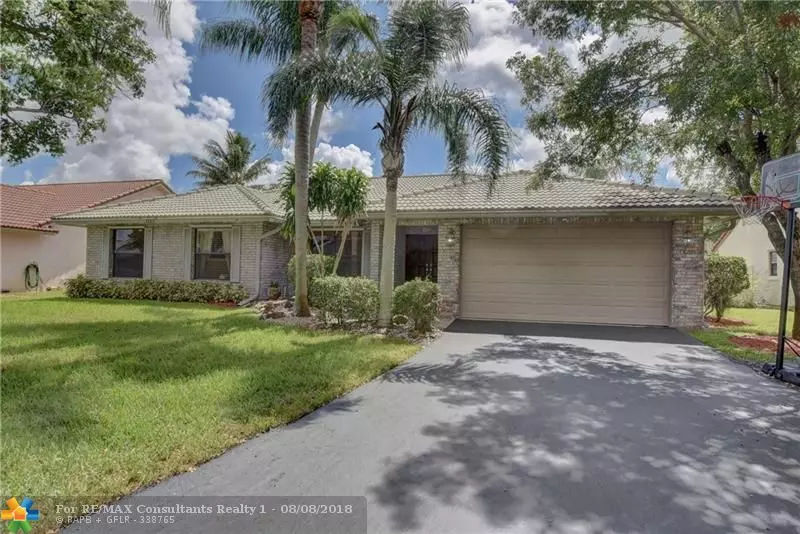 5125 NW 66th Dr, Coral Springs, FL 33067