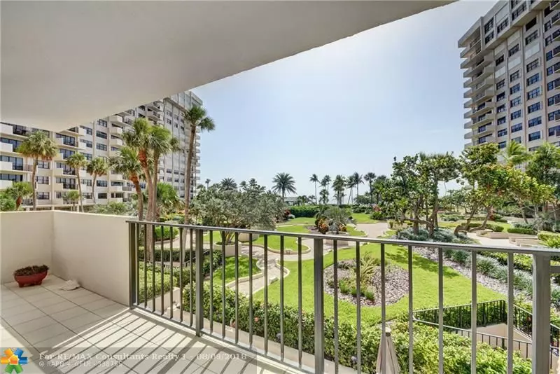 Lauderdale By The Sea, FL 33308,5100 N Ocean Blvd  #319