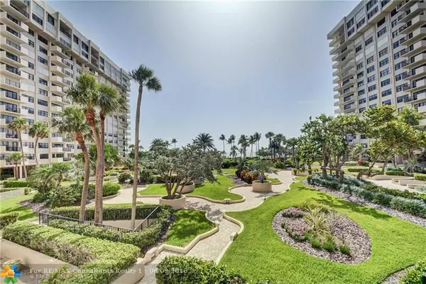 Lauderdale By The Sea, FL 33308,5100 N Ocean Blvd  #319