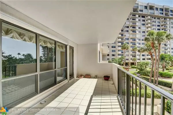 Lauderdale By The Sea, FL 33308,5100 N Ocean Blvd  #319