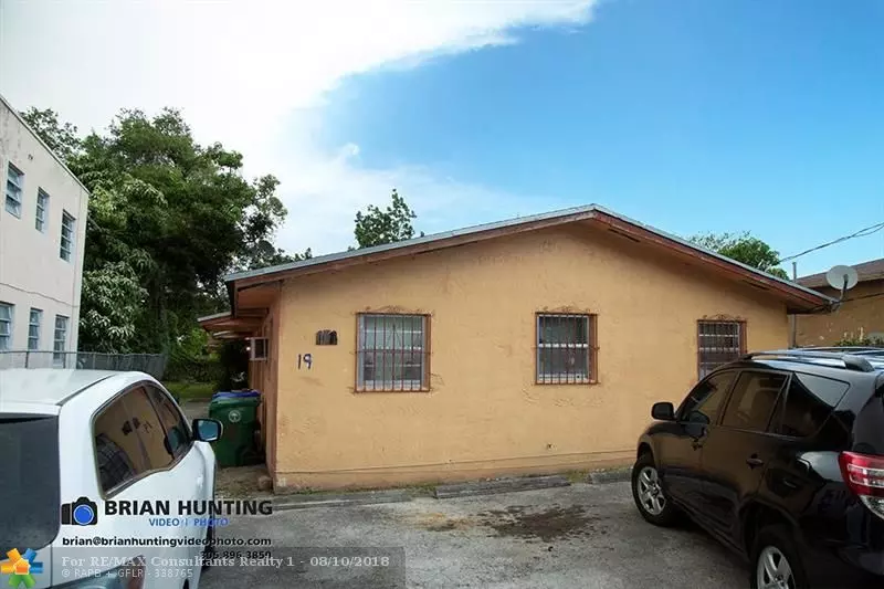 21 NW 52nd St, Miami, FL 33127