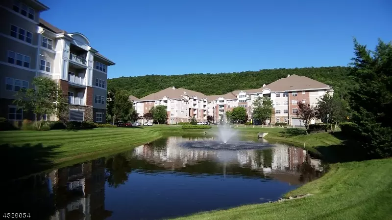 Wanaque Boro, NJ 07465,6206 WARRENS WAY #6206