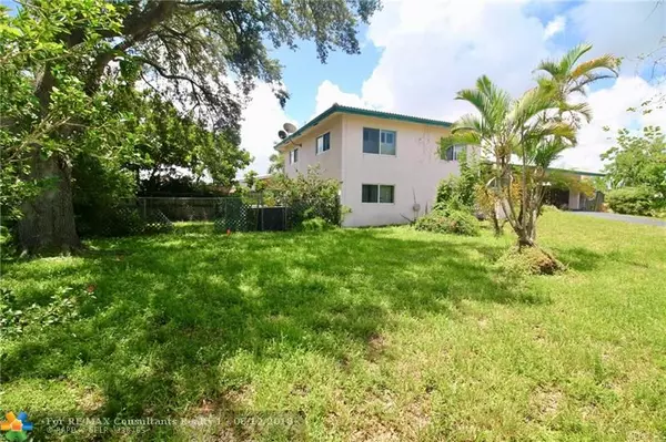 Oakland Park, FL 33334,1560 NE 43rd St