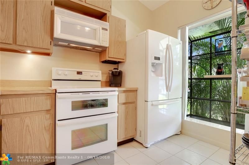 Oakland Park, FL 33309,2800 S Oakland Forest Dr  #1903