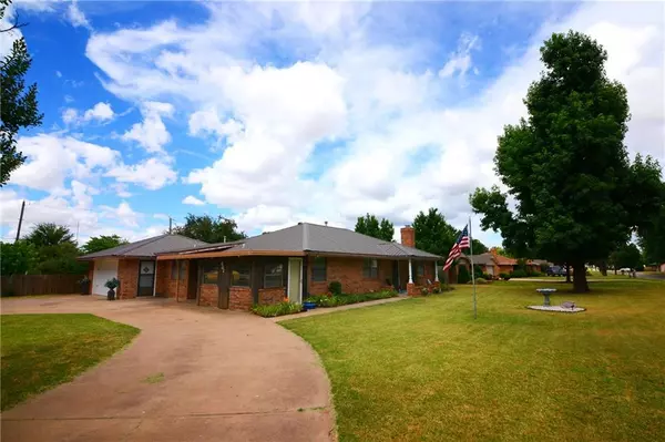 602 NW 5th Street, Minco, OK 73059