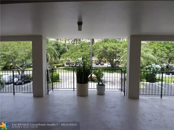 Pompano Beach, FL 33069,2800 N Palm Aire Dr  #205