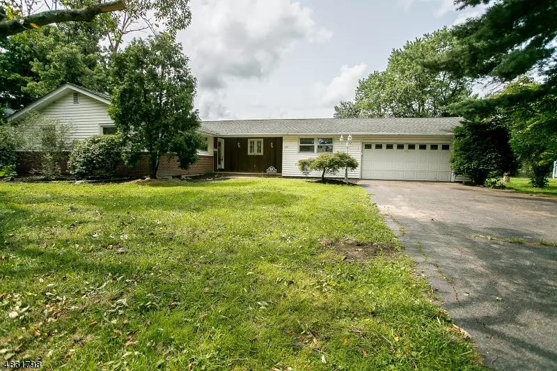 Belvidere Twp., NJ 07823,824 LOPATCONG ST