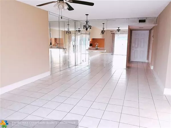 Boca Raton, FL 33428,9374 SW 3rd St  #719