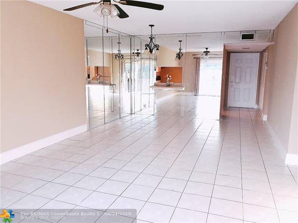 Boca Raton, FL 33428,9374 SW 3rd St  #719