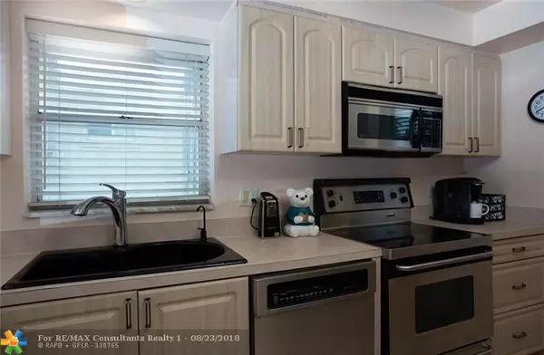Lauderdale By The Sea, FL 33308,4636 El Mar Dr  #201