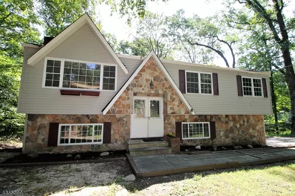 8 SANDYS RD, Byram Twp., NJ 07821