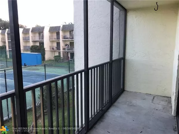 Deerfield Beach, FL 33442,105 Deer Creek Rd  #207