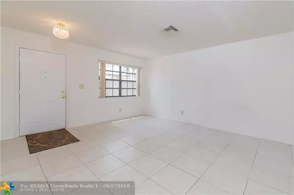 Plantation, FL 33324,9183 Vineyard Lake Dr  #9183