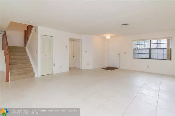 Plantation, FL 33324,9183 Vineyard Lake Dr  #9183