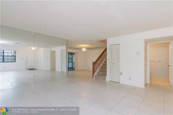 Plantation, FL 33324,9183 Vineyard Lake Dr  #9183