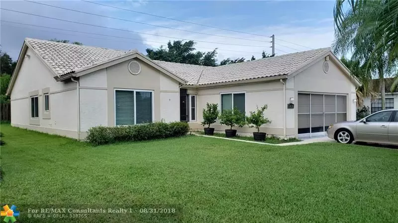 10630 NW 70th St, Tamarac, FL 33321