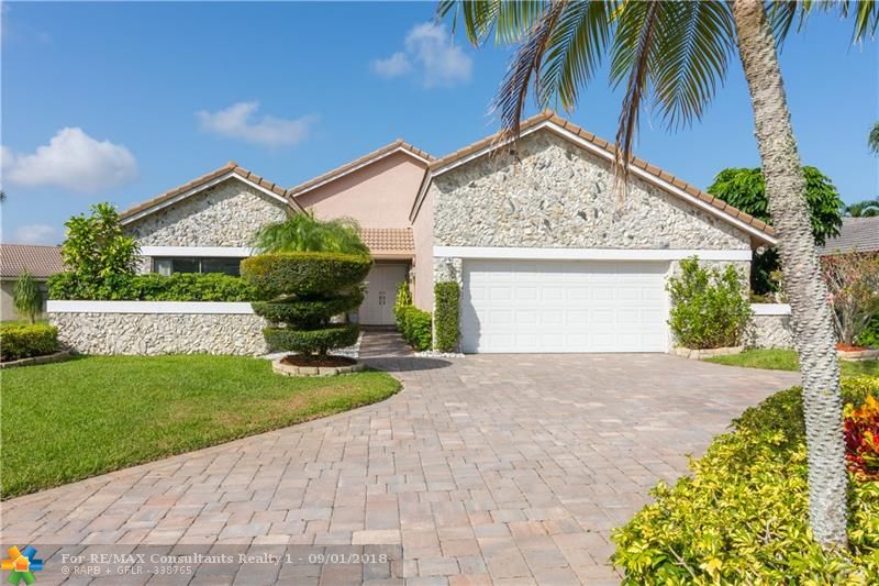 10211 Crosswind Rd, Boca Raton, FL 33498