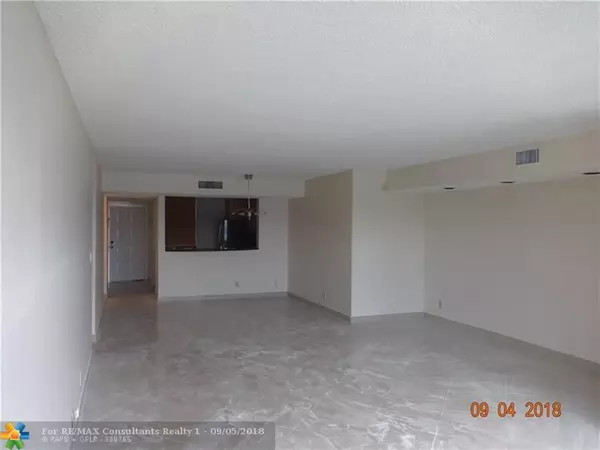 Coconut Creek, FL 33066,2766 Carambola Cir  #104