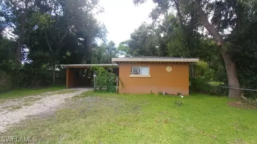 306 Flamingo CIR, Fort Myers, FL 33905