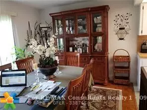 Plantation, FL 33324,619 N University Dr  #7