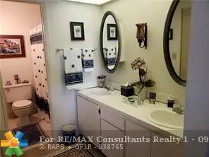 Plantation, FL 33324,619 N University Dr  #7