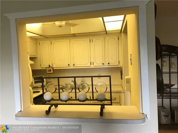 Deerfield Beach, FL 33442,381 Tilford R #381