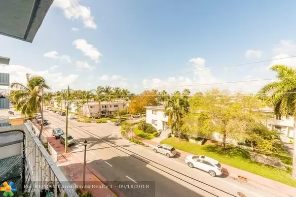 Miami Beach, FL 33141,8305 Crespi Blvd  #4D