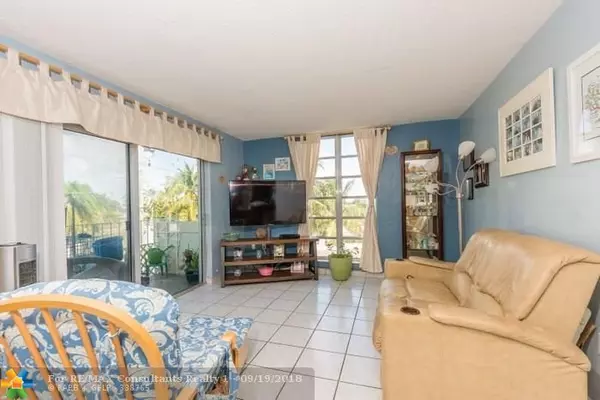 Miami Beach, FL 33141,8305 Crespi Blvd  #4D