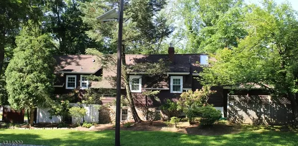 24 OLD EAGLE ROCK AVE, Roseland Boro, NJ 07068