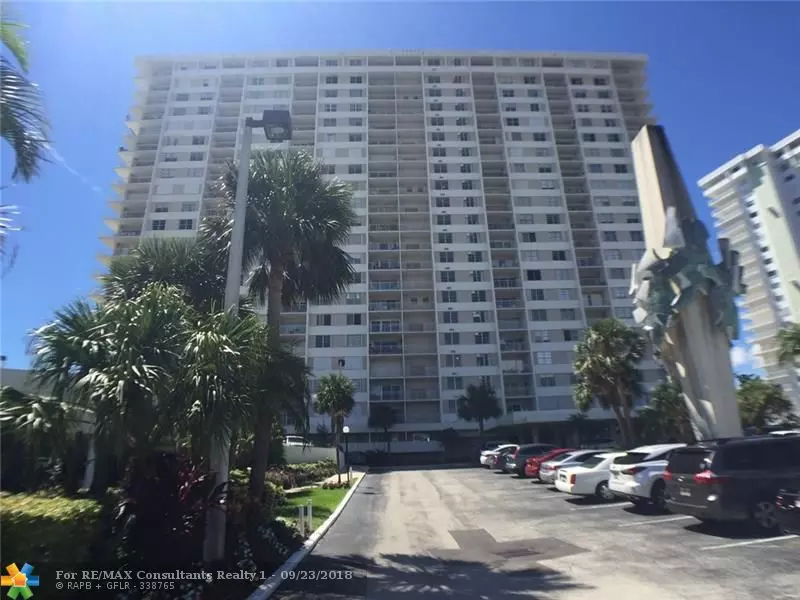 300 Bayview Dr  #301, Sunny Isles Beach, FL 33160