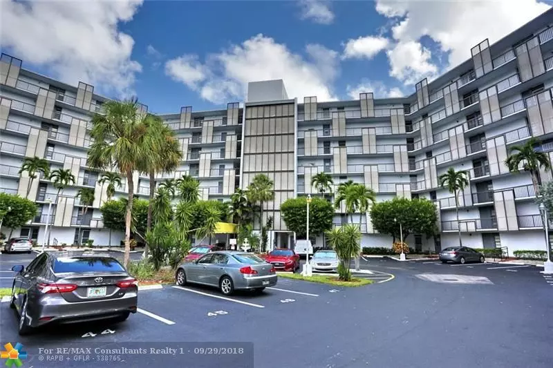 20400 W COUNTRY CLUB DR.APT 715  #715, Aventura, FL 33180