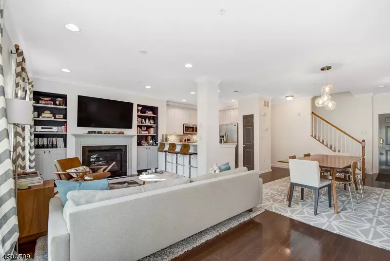 405 Donato Cir, Scotch Plains Twp., NJ 07076