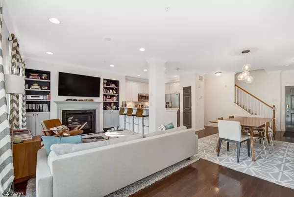 405 Donato Cir, Scotch Plains Twp., NJ 07076