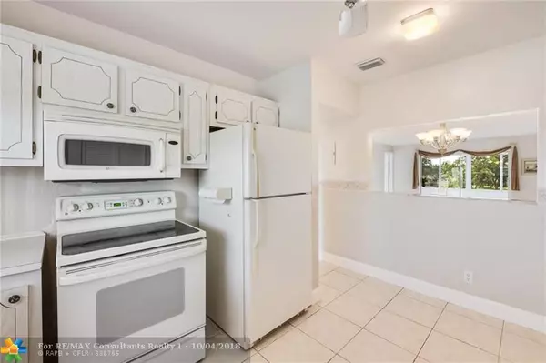 Sunrise, FL 33322,9241 Sunrise Lakes Blvd  #304