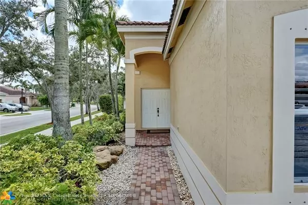 Weston, FL 33327,968 Tanglewood Cir