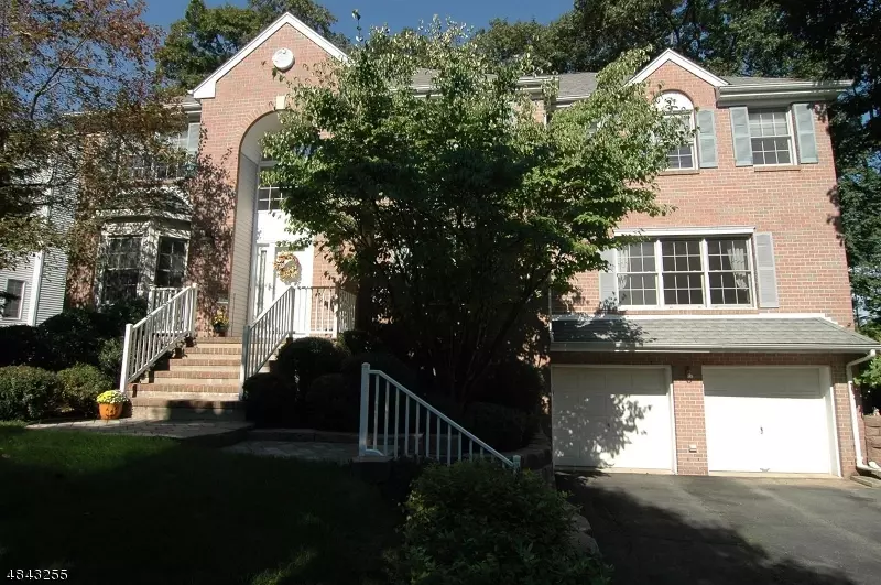 Roxbury Twp., NJ 07852,23 LAZARUS DR