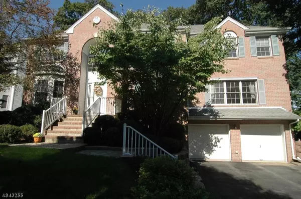 23 LAZARUS DR, Roxbury Twp., NJ 07852