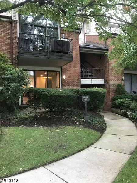 9 LONDON CT, Teaneck Twp., NJ 07666