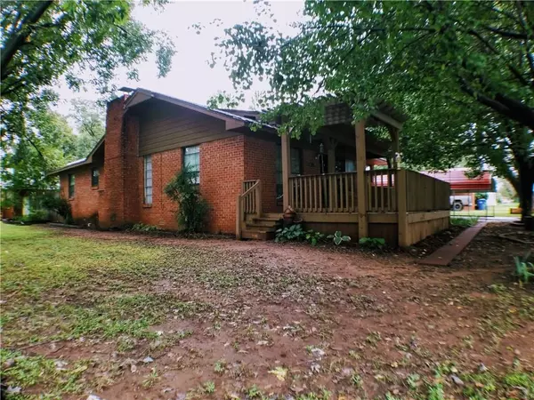 Lindsay, OK 73052,201 SW 8th Street