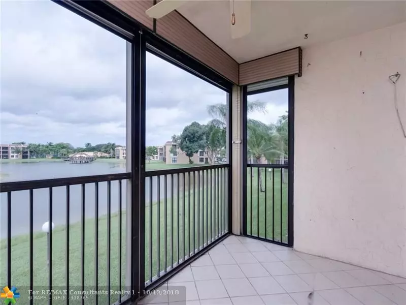 5724 Coral Lake Dr  #212, Margate, FL 33063