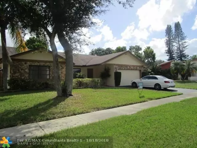 8221 NW 49th St, Lauderhill, FL 33351