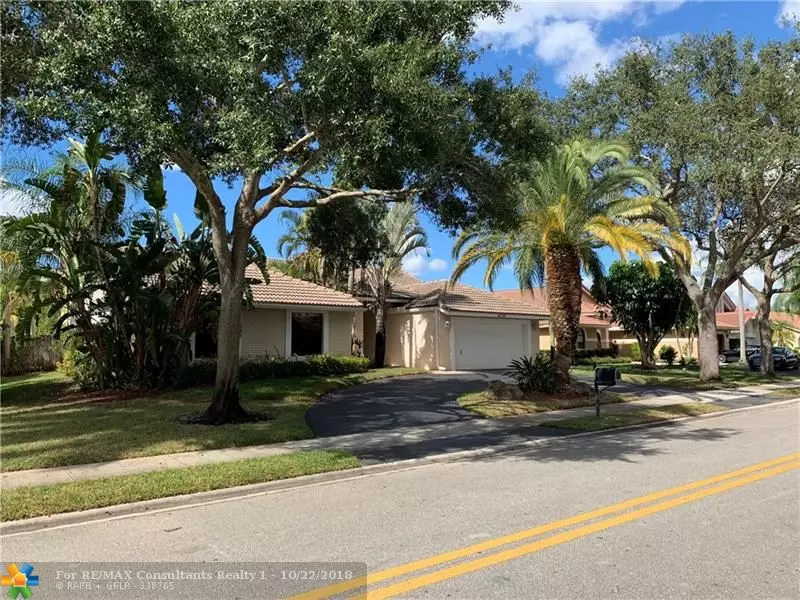 4722 NW 96th Dr, Coral Springs, FL 33076