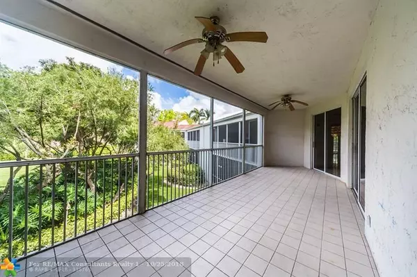 Pompano Beach, FL 33069,4128 W Palm Aire Dr  #282A